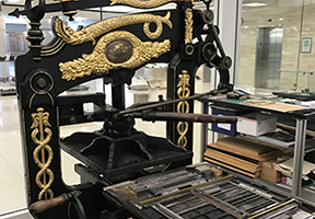 image of iron handpress